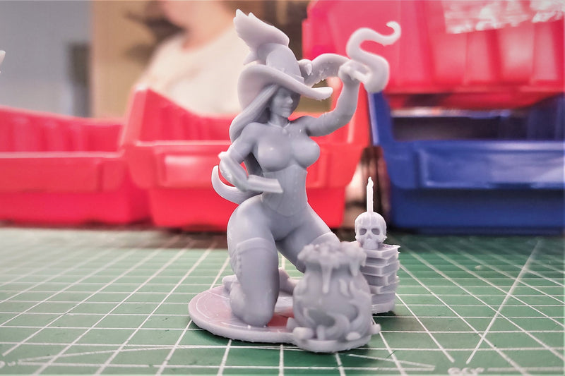 Kneeling Witch - Sexy Pin-Up Fan Art - 3D Printed Miniature Figure - 32mm / 75mm Scale - Garage Kit