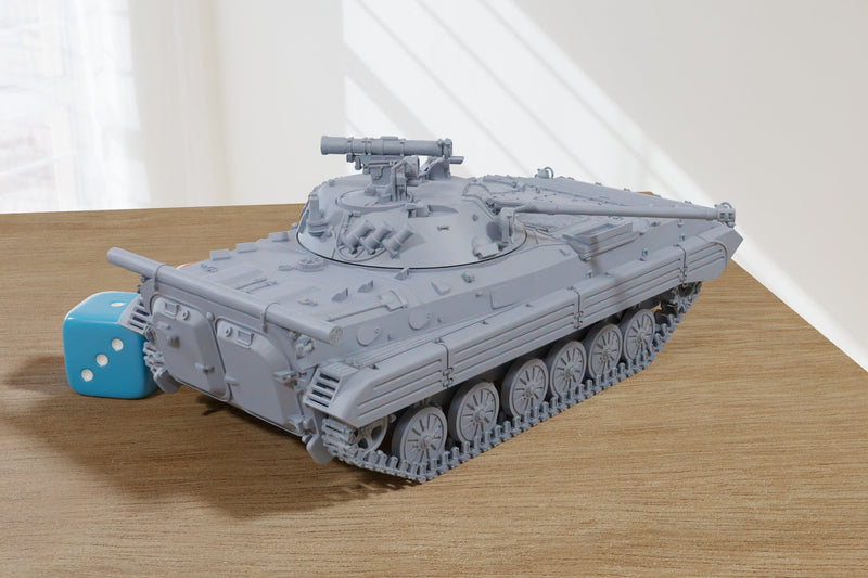 BMP 2D en resine de marque SMM 1/43 BMP 2D en resine de marque SMM 1/43