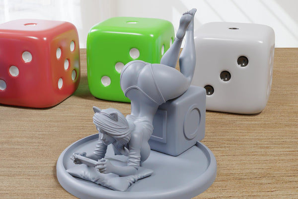 Gamer Girl with Handheld Console - Sexy Pin-Up Fan Art - 3D Printed Miniature Figure - 32mm / 75mm / 170mm Scale - Garage Kit