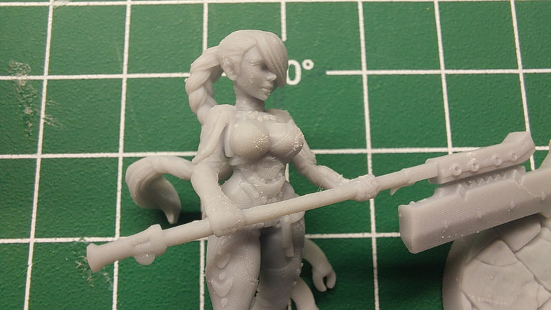 Glaive Warrior Sexy Female - DnD Miniature | Collectible and Rolepaying Sexy Pin-Up - 32mm - 28mm Scale